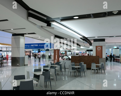 Salidas de la Terminal 1 del aeropuerto de Sydney, Woodhead interiores Arquitectura Planificación, Sydney, 2010 Foto de stock