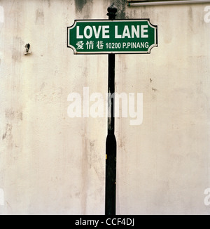 Calle signo en Love Lane en Chinatown, en George Town en la isla de Penang, en Malasia, en el Lejano Oriente, el sudeste de Asia. Concepto Conceptual Romance Travel Foto de stock