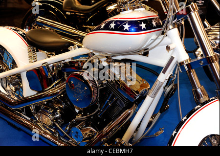 https://l450v.alamy.com/450ves/cebmh7/knievel-chopper-harley-davidson-motor-paris-moto-show-francia-cebmh7.jpg