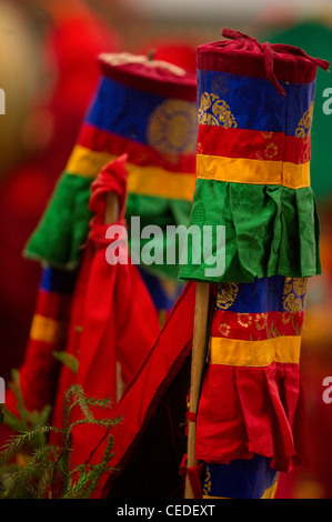 Objetos rituales para el Losar ceremonia en un monasterio budista, Sikkim, India Foto de stock