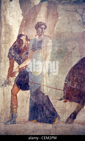 Italia, Nápoles, Museo de Pompeya, la Casa del Gran Duque de Toscana (VII, 4, 56), Dirce, castigo