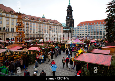 Dresdner Striezelmarkt, Mercado de Navidad de Dresde. Foto de stock