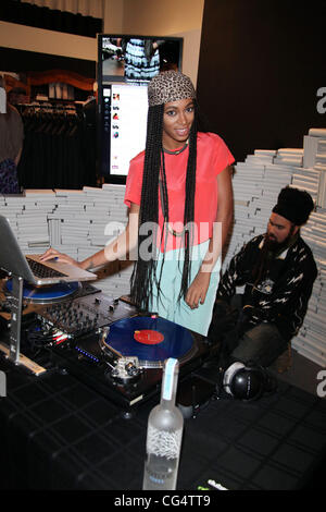 DJ Solange Knowles El Macys bar III Emergente y marca el lanzamiento de la  tienda de la ciudad de Nueva York, .  Fotografía de stock -  Alamy