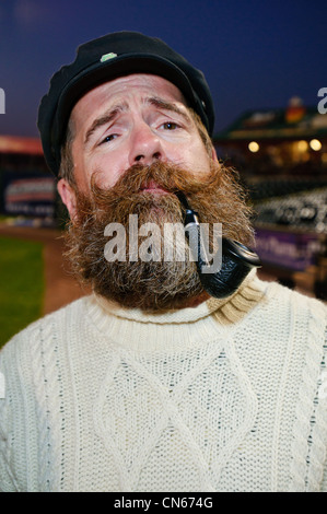 Participante en el Campeonato Nacional de la barba y el bigote, en Lancaster, PA. El 8 de octubre de 2011. Foto de stock