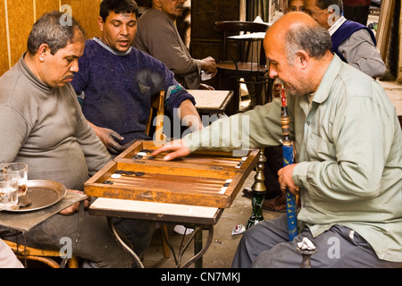 Egipto, El Cairo, jugadores de backgammon Foto de stock