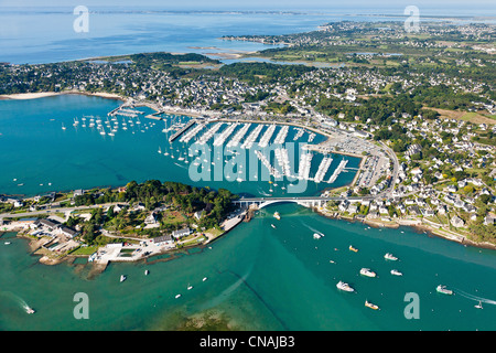 Francia, Morbihan, La Trinite sur Mer, marina (vista aérea)