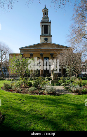 La Iglesia de la santísima Trinidad en la Trinity Church Square, El Burgo, Londres, Reino Unido. Foto de stock