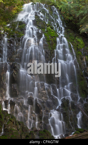Ramona Falls en el condado de Clackamas, Oregon Foto de stock