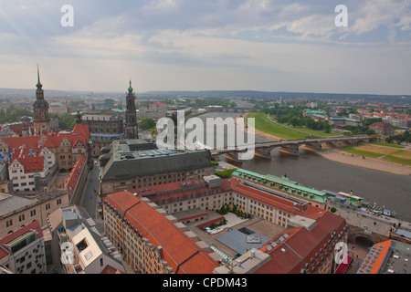 Vista sobre la ciudad y el río Elba, Dresde, Sajonia, Alemania, Europa