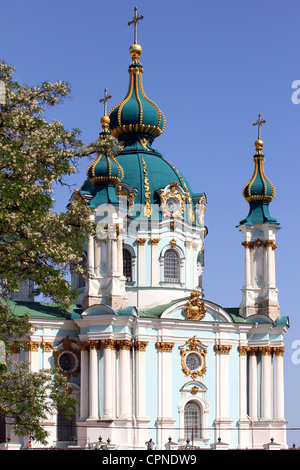 La iglesia de San Andrés en Kiev, Ucrania Foto de stock