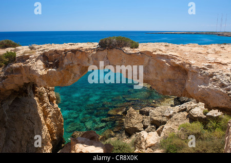 Arco Natural de Cape Greco en Ayia Napa, Chipre Meridional, Chipre Foto de stock