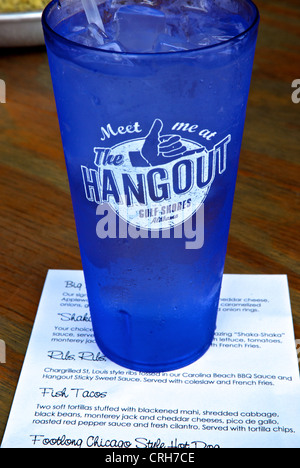 El Hangout restaurante condensación de agua de plástico mate de vidrio salvamanteles de menú Foto de stock