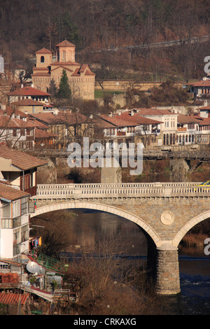 Puente Arqueado, Veliko Tarnovo, Bulgaria Foto de stock