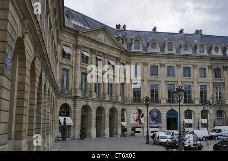 La Place Vendôme, una plaza en el 1º arrondissement de París, Francia Foto de stock