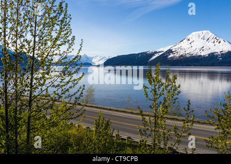 Autopista costera de Alaska entre Anchorage y Seward, Alaska. Foto de stock