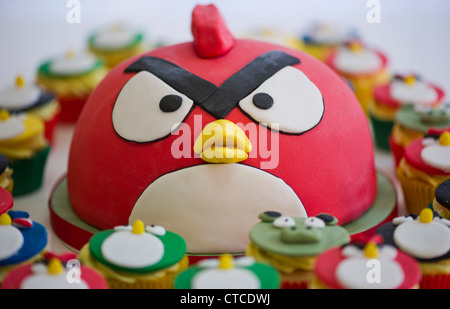 Angry Birds themed pastelitos y tartas Fotografía de stock - Alamy