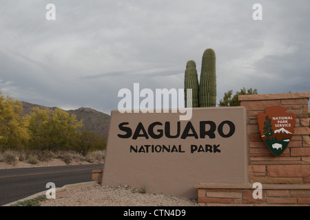 El Parque Nacional de Saguaro (East) Señal de entrada, Tucson, Arizona.