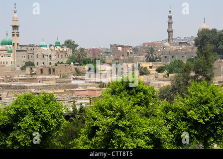 La ciudad de los muertos, o la necrópolis de El Cairo, El Cairo, Egipto, el Norte de África, África Foto de stock
