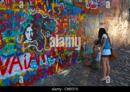 Muro John Lennon Mala Strana el Barrio Pequeño Praga República Checa Europa central