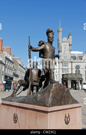 Estatua de Gordon Highlander, Castlegate, Aberdeen