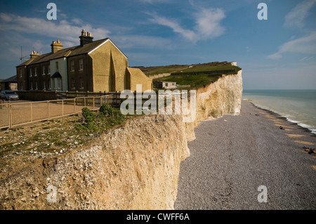 Cliff erosión en las Siete Hermanas a Birling Gap, East Sussex, Reino Unido Foto de stock