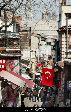Türkei, Estambul, Eminönü, Uzuncarsi Sokak, die zur Rüstem-Pascha Einkaufsstrasse-Moschee führt. Foto de stock