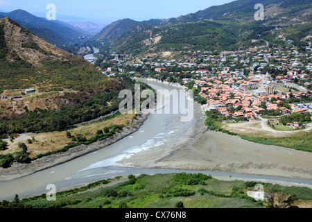Confluencia de los ríos Mtkvari y Aragvi, Mtskheta, Mtskheta-Mtianeti, Georgia Foto de stock