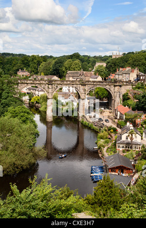 Knaresborough del Viaducto y del río Nidd en verano, Knaresborough, North Yorkshire, Yorkshire, Inglaterra, Reino Unido, Europa