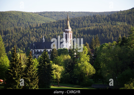 La catedral de San Jacobo en Titisee-Neustadt, Selva Negra, Baden-Wurtemberg, Alemania, Europa Foto de stock