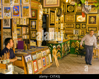 Türkei, Estambul, Beyazit, vor dem alten Bücherbasar en Istanbuler Stadtteil Beyazit, dem Carsisi Sahaflar Foto de stock