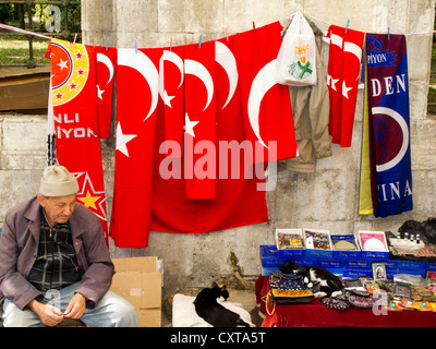 Türkei, Estambul, Beyazit, vor dem alten Bücherbasar en Istanbuler Stadtteil Beyazit, dem Carsisi Sahaflar Foto de stock