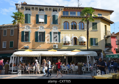 Piazza Carducci, Sirmione, Lago de Garda, provincia de Brescia, Región de Lombardía, Italia