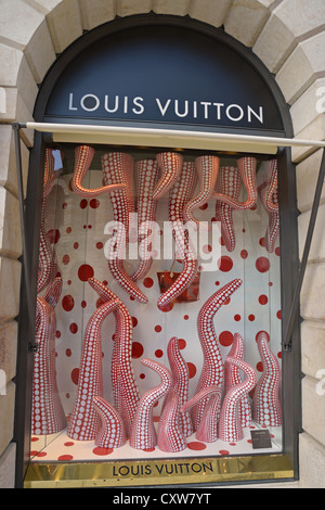 Louis Vuitton Tienda En El Centro De Venecia, Italia Imagen de archivo  editorial - Imagen de manera, ropa: 164840319