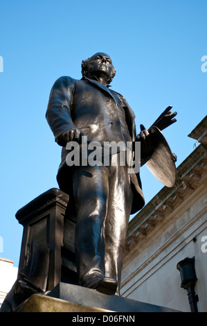 John Everett Millais estatua detrás de Tate Britain, Londres, Reino Unido. Foto de stock