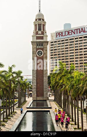 Ex Ferrocarril Kowloon-Canton Torre del Reloj de Tsim Sha Tsui, Kowloon, Hong Kong. Foto de stock