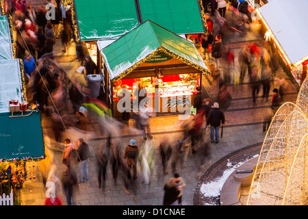 Mercado de Navidad en el centro de la ciudad de Essen, Alemania, Europa