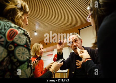 14/12/12 el chef Ferran Adrià da conferencia de prensa en el restaurante Tondeluna, Logroño, La Rioja, España. Foto de stock