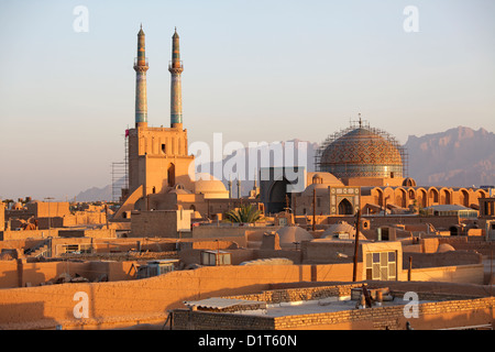 Jameh Masjid o Mezquita del Viernes, Yazd, Irán Foto de stock