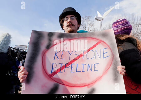 Activista climático protestando oleoducto Keystone XL - Washington, DC, EE.UU. Foto de stock