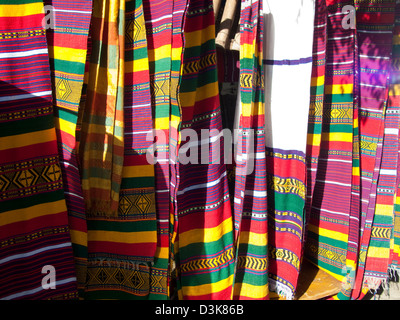 Bufandas en pantalla, Gondar, Etiopía, África Foto de stock