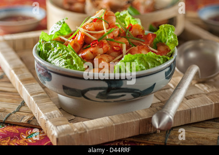Tom kho vietnamita camarón caramelo Fotografía de stock - Alamy