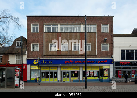 Una 99p tienda de descuento, High Street, Ashford, Kent Foto de stock