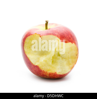 Manzana mordida orgánico aislado sobre fondo blanco. Foto de stock
