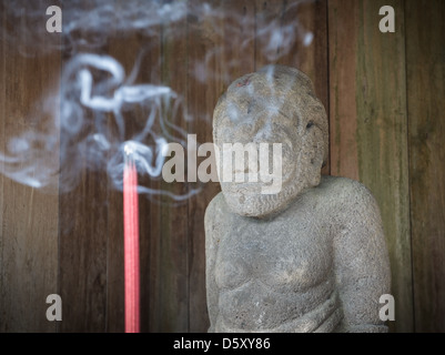 Estatua en Cetho templo, Java, Indonesia Foto de stock