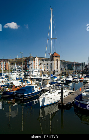 Barcos barrio marítimo de Swansea swansea GALES DEL SUR Foto de stock