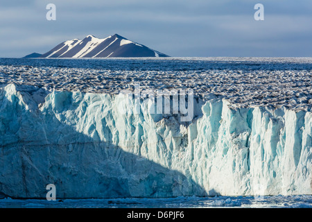 El glaciar de Tidewater, Hornsund, Spitsbergen, el archipiélago de Svalbard, Noruega, Escandinavia, Europa