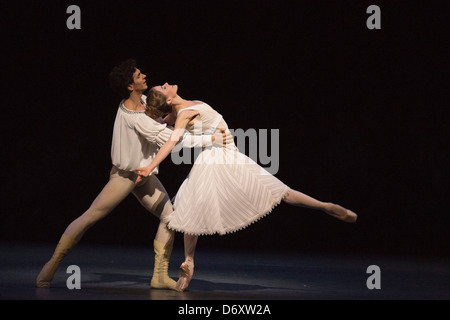 Romeo y Julieta realizada por el Ballet Nacional de Canadá en el Sadler's Wells Theatre, Londres Foto de stock