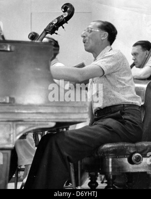 AARON COPLAND (1900-1990), compositor americano alrededor de 1940 Foto de stock
