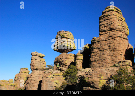 Balanced Rock, el Monumento Nacional Chiricahua, Arizona, EE.UU. Foto de stock