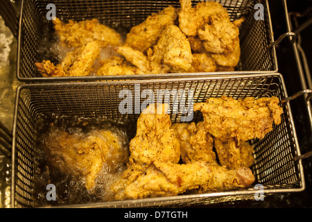 Pollo freidora fotografías e imágenes de alta resolución - Alamy